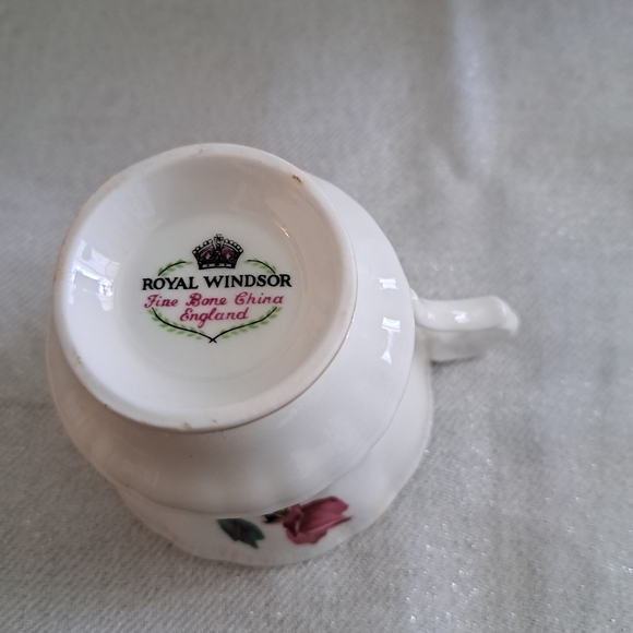 ROYAL ALBERT Fine Bone China - Picture 3 of 3